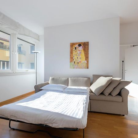 Joivy Apartments By The Lake Como Eksteriør billede